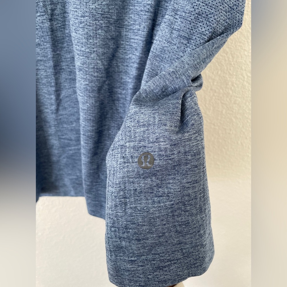 Lululemon Mens Polo Shirt Heathered Blue Short Sleeve Golf Performance Size M - Picture 3 of 5